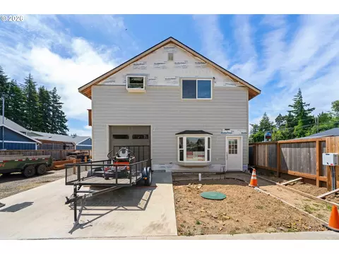 1951 17th, North Bend, OR 97459