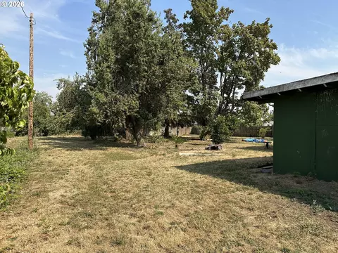 Exterior - 467 17th St, Springfield, OR 97477 photo 1 of 3