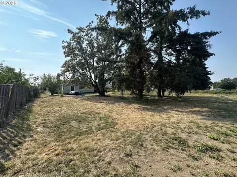 Exterior - 467 17th St, Springfield, OR 97477 photo 2 of 3