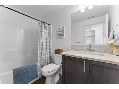 5254 Holly St, Springfield, OR 97478 photo 9