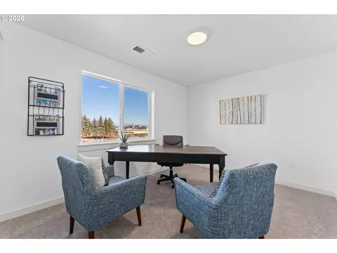 5254 Holly St, Springfield, OR 97478 photo 8