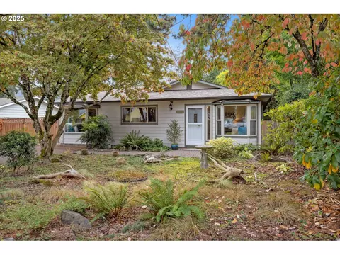 13704 SE Rhone St, Portland, OR 97236