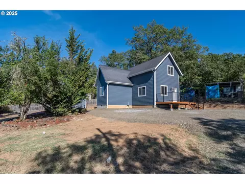 320 Wells Ln, Oakland, OR 97462