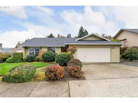 2245 NW Cabrillo Ct, Roseburg, OR 97471