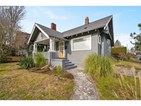 6833 SE Stark St, Portland, OR 97215