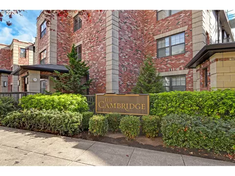 2454 NW Westover Rd, Portland, OR 97210