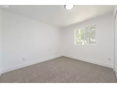 Bedroom - 1860 W 12th Ave, Eugene, OR 97402 photo 5 of 6