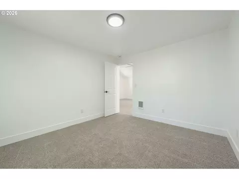 Bedroom - 1860 W 12th Ave, Eugene, OR 97402 photo 2 of 6