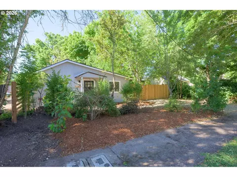 Exterior - 1860 W 12th Ave, Eugene, OR 97402 photo 1 of 8
