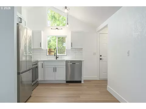 Kitchen - 1860 W 12th Ave, Eugene, OR 97402 photo 1 of 4