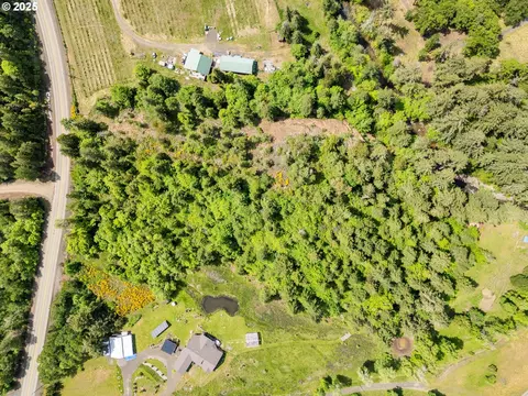 400 Newbridge Rd, Glide, OR 97443 photo 2