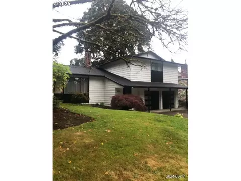 6615 Churchill Dr, Gladstone, OR 97027