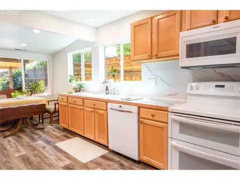 Kitchen - 1883 7th St, Springfield, OR 97477 photo 2 of 4