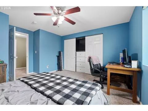 Bedroom - 46725 SE George Rd, Estacada, OR 97023 photo 6 of 8