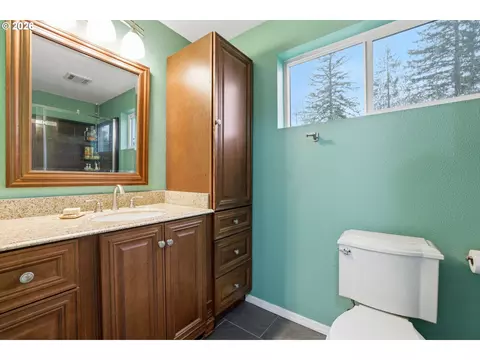 Bath - 46725 SE George Rd, Estacada, OR 97023 photo 3 of 4