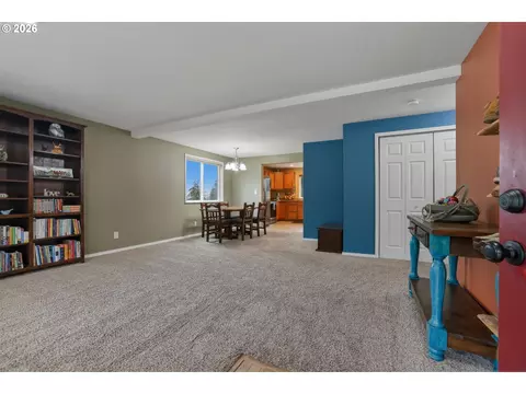 Entry Way - 46725 SE George Rd, Estacada, OR 97023 photo 2 of 2