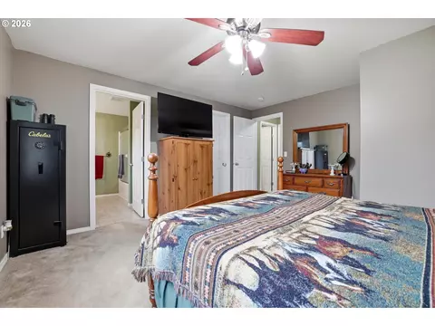 Bedroom - 46725 SE George Rd, Estacada, OR 97023 photo 3 of 8