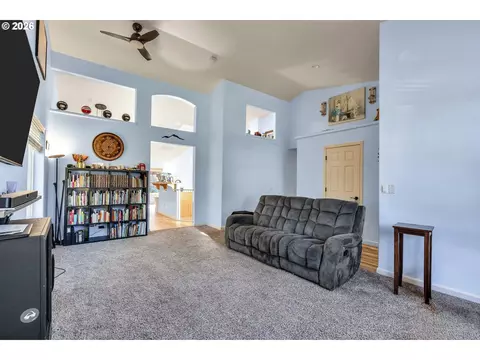 Living - 1558 SE Jasmine Way, Gresham, OR 97080 photo 1 of 5