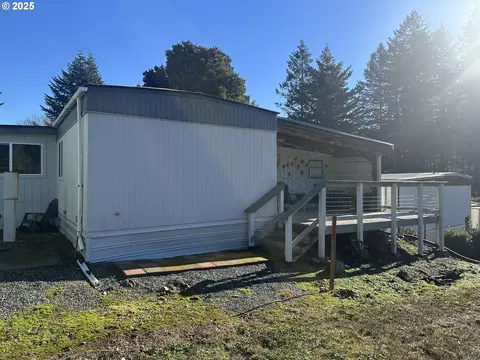 98825 Pleasant Hill Dr #6, Brookings, OR 97415