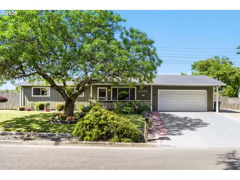 2332 Rhodora St, Forest Grove, OR 97116