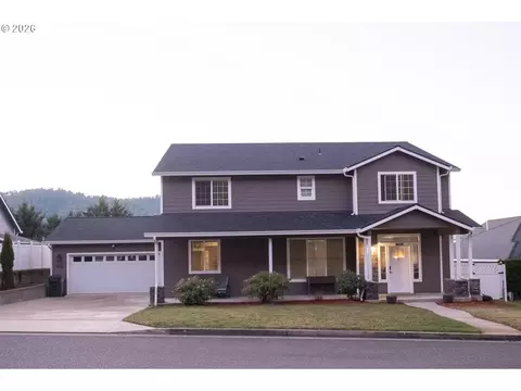 786 N View Dr, Winchester, OR 97495