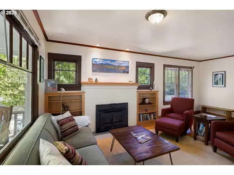 Living - 1969 Villard St, Eugene, OR 97403 photo 1 of 4