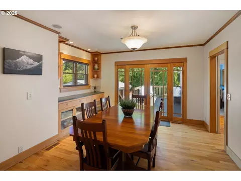 Dining - 1969 Villard St, Eugene, OR 97403 photo 2 of 4