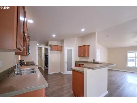 68943 E Cedar Hill Loop, Welches, OR 97067 photo 8