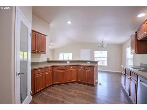 68943 E Cedar Hill Loop, Welches, OR 97067 photo 9