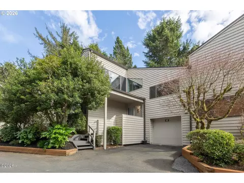 600 Island Dr #18, Gleneden Beach, OR 97388