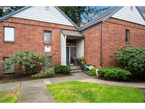 15025 NE Sacramento St #54, Portland, OR 97230