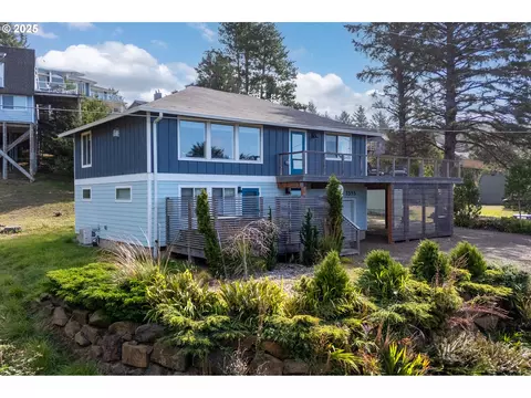 1555 Hillcrest Ave, Oceanside, OR 97134