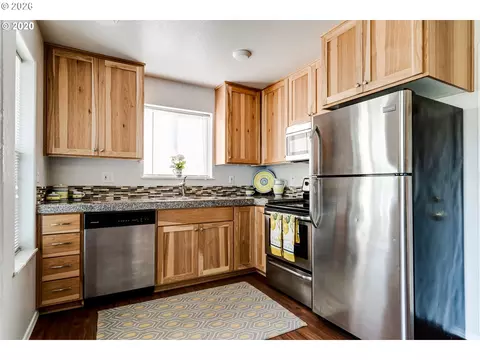 Kitchen - 686 Bethel Dr, Eugene, OR 97402 photo 1 of 2