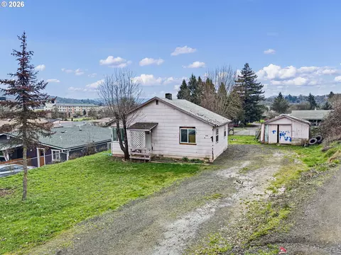 593 NW Sweetbrier Ave, Roseburg, OR 97471