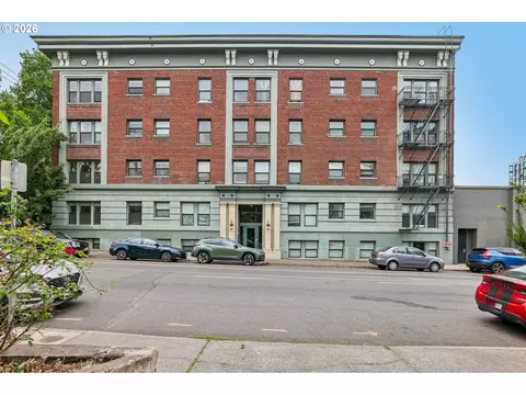 1631 NW Everett St, Portland, OR 97209