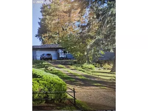 14222 SE Laurie Ave, Milwaukie, OR 97267