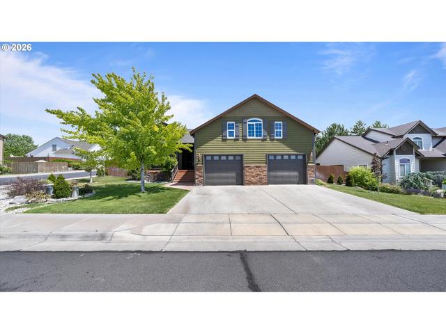 2140 NW Dusk Dr, Hermiston, OR 97838