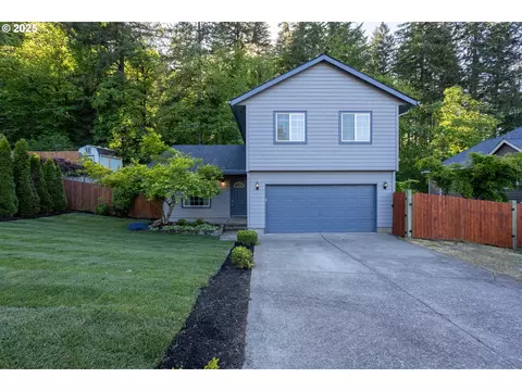 572 S 67th St, Springfield, OR 97478