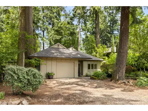 589 Ridgeway Rd, Lake Oswego, OR 97034