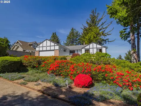 1080 SW Norwood Dr, Waldport, OR 97394