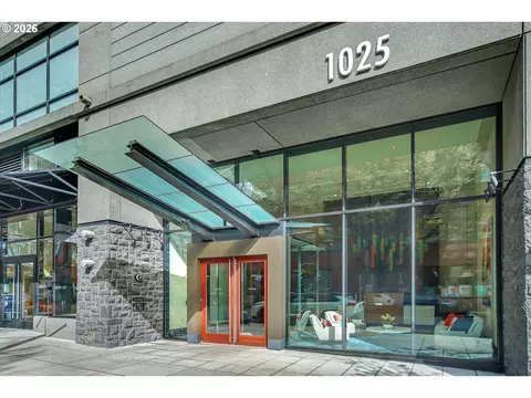 1025 NW Couch St #717, Portland, OR 97209