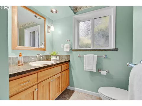 Bath - 33828 SE Francis Rd, Gresham, OR 97080 photo 3 of 4