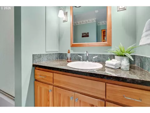 Bath - 33828 SE Francis Rd, Gresham, OR 97080 photo 4 of 4