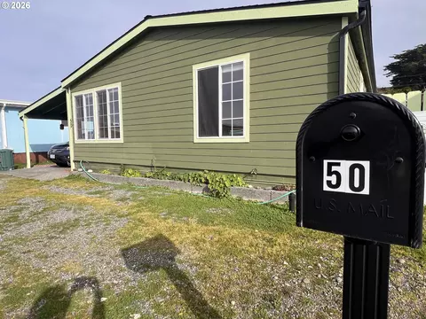94120 Strahan St #50, Gold Beach, OR 97444