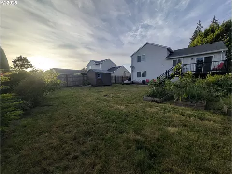 33874 NErin Dr, Scappoose, OR 97056