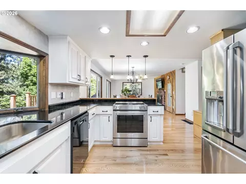 Kitchen - 1105 SW 10th Dr, Gresham, OR 97080 photo 6 of 6