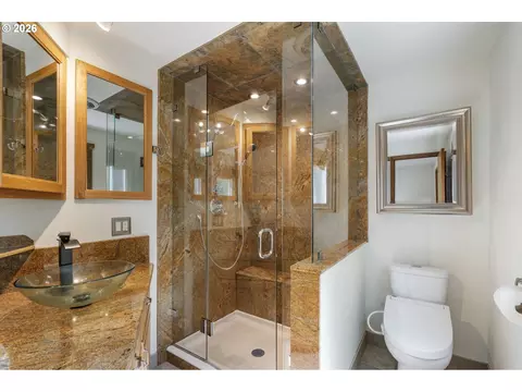 Bath - 1105 SW 10th Dr, Gresham, OR 97080 photo 1 of 5