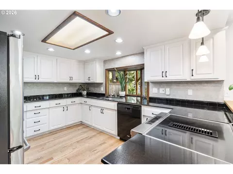 Kitchen - 1105 SW 10th Dr, Gresham, OR 97080 photo 2 of 6