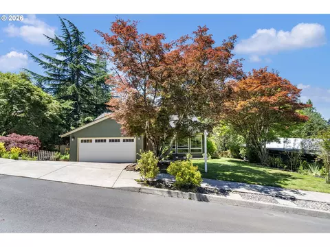 Exterior - 1105 SW 10th Dr, Gresham, OR 97080 photo 2 of 10