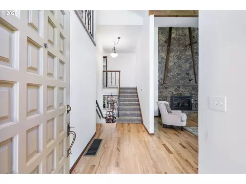 Entry Way - 1105 SW 10th Dr, Gresham, OR 97080 photo 1 of 1